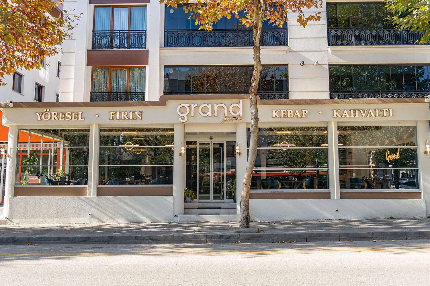 Grand Gurme restoran dış cephesi